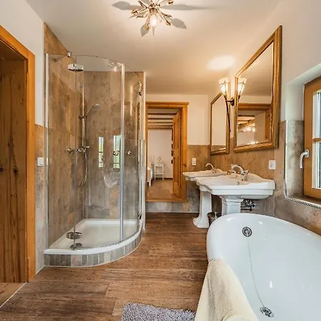 Ferienhaus Gut - Eisenlehen Hébergement de vacances *